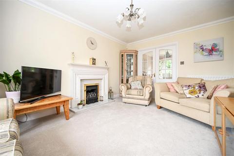 4 bedroom detached house for sale, Apperley Road, Bradford