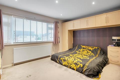 31 Edinburgh Drive, Darlington, DL3 8BD