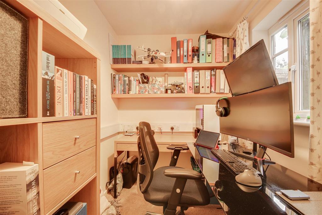 Study / Bedroom