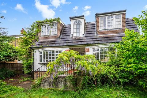 3 bedroom detached house for sale, Chipstead Way, Banstead