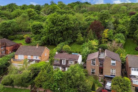 242 Chipstead Way, Woodmansterne, Banstead, SM7 3LQ