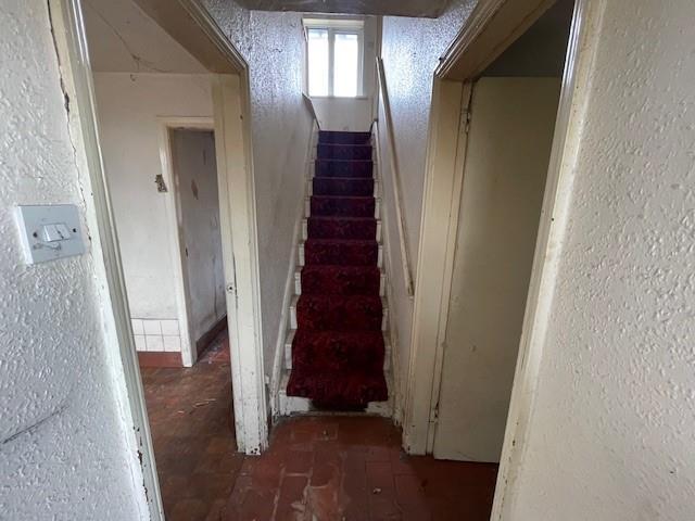Lot 5 - Stairs.jpg