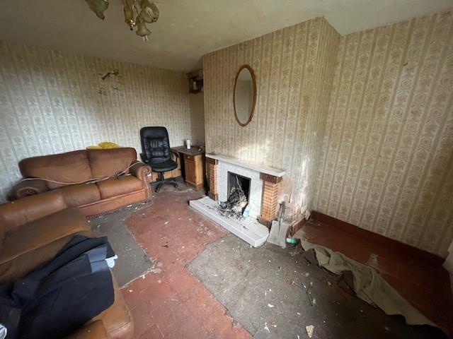 Lot 5 - Lounge.jpg