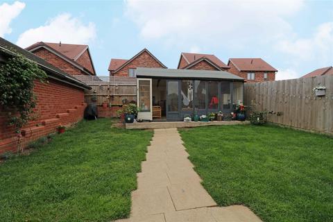 3 bedroom detached house for sale, Conrad Lewis Way, Warwick