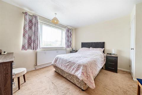3 bedroom house for sale, Kimble Drive, Bedford
