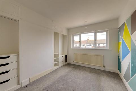 25 Turner Road, Worthing, BN14 8PY