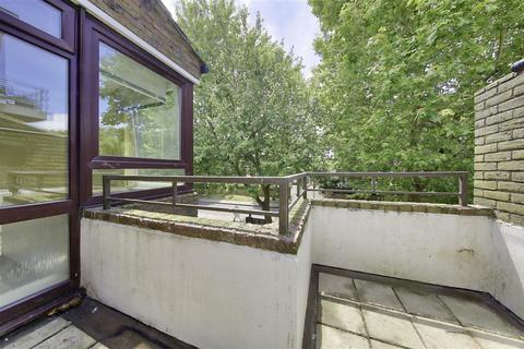 1 bedroom flat for sale, Augustus Road, London