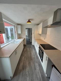 3 bedroom end of terrace house to rent, Sefton Street, Hull