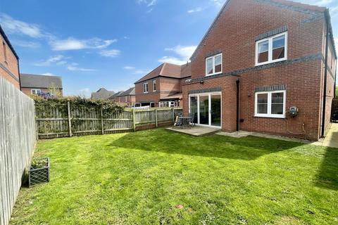 4 bedroom detached house for sale, Staith Lane, Mapplewell, Barnsley S75 6GT