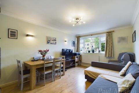 2 bedroom maisonette for sale, Addington Road, South Croydon