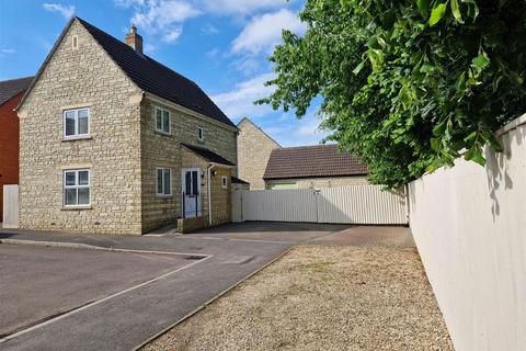 3 bedroom detached house for sale, Poppy Close, Calne SN11