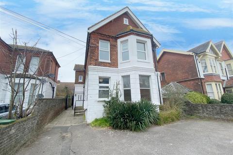 1 bedroom flat to rent, Richmond Road, Worthing BN11