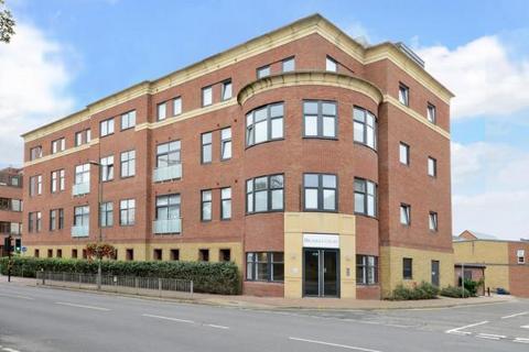 2 bedroom apartment to rent, Knoll Road, Camberley GU15