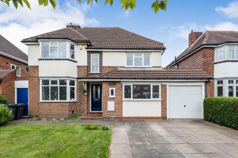 4 bedroom detached house to rent, Whitehouse Common Road, Sutton Coldfield