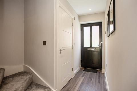 3 bedroom townhouse for sale, Kingswood Mews, Waterhouse Lane, Kingswood