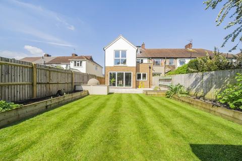 58 Oxhawth Crescent, Bromley, BR2 8BL