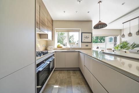 58 Oxhawth Crescent, Bromley, BR2 8BL