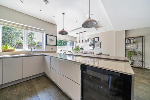 58 Oxhawth Crescent, Bromley, BR2 8BL