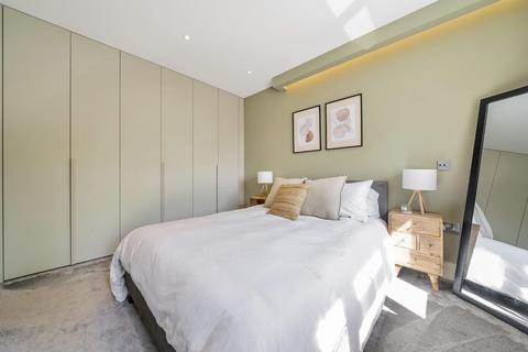 58 Oxhawth Crescent, Bromley, BR2 8BL