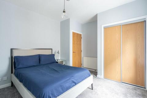 2 bedroom apartment for sale, Victoria Gardens, Hyde Park