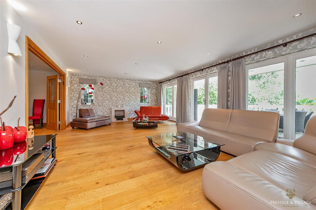 Reception Room 2 / Lounge