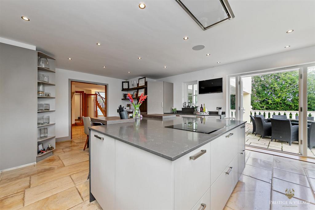 Kitchen / Breakfast Room