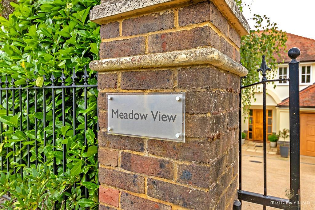 Meadow View Logo3.jpg