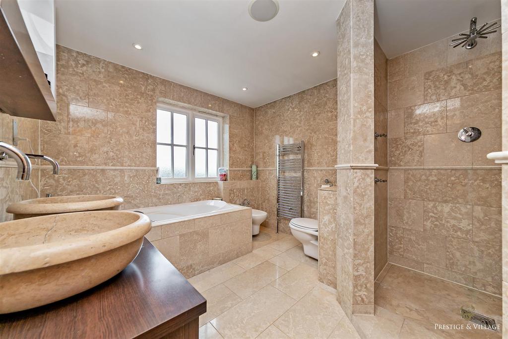 En-suite Bedroom 1