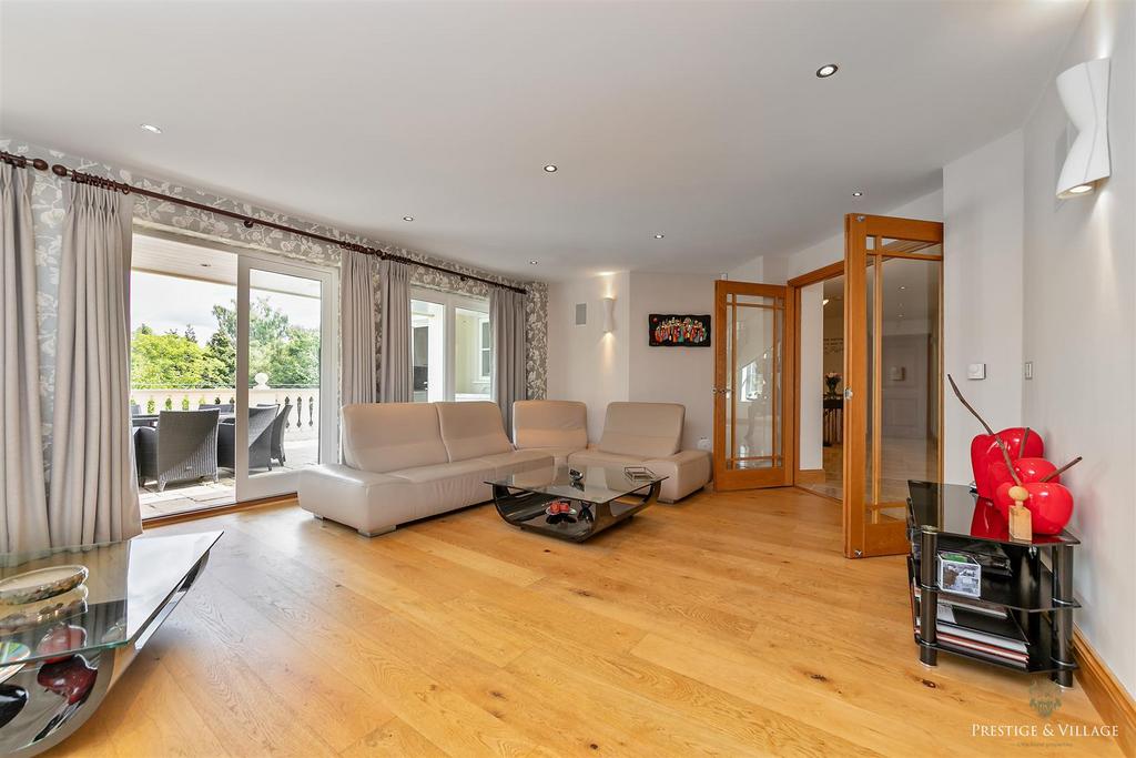 Reception Room 2 / Lounge