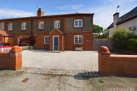 4 bedroom cottage for sale, Burton Road, Rossett, Wrexham