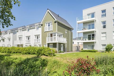 4 bedroom end of terrace house for sale, Longwater Avenue, Reading