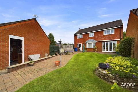 4 bedroom detached house for sale, Russell Close, Uttoxeter ST14