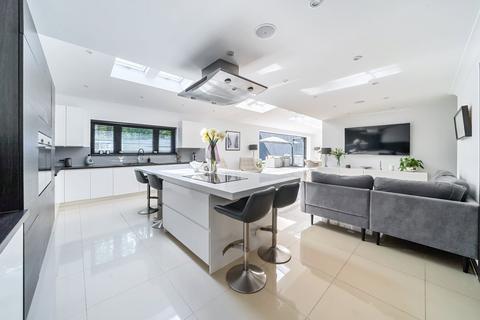 20 Calvin Close, Camberley, GU15 1DN