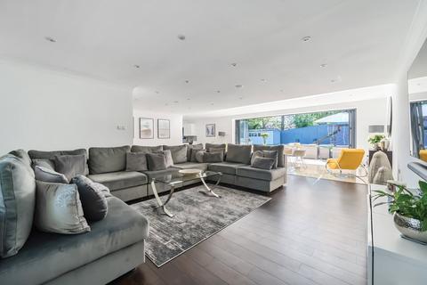 20 Calvin Close, Camberley, GU15 1DN