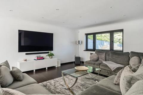 20 Calvin Close, Camberley, GU15 1DN