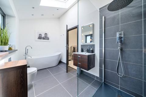 20 Calvin Close, Camberley, GU15 1DN