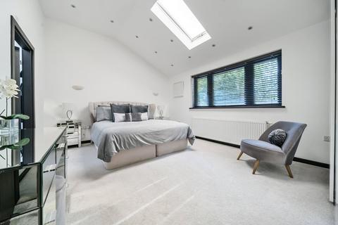 20 Calvin Close, Camberley, GU15 1DN