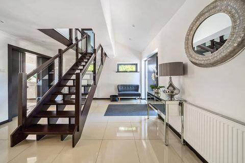 20 Calvin Close, Camberley, GU15 1DN