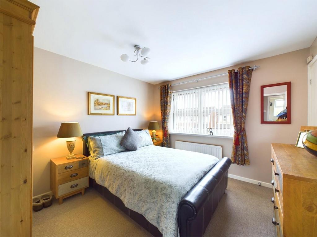 BEDROOM 1.jpg