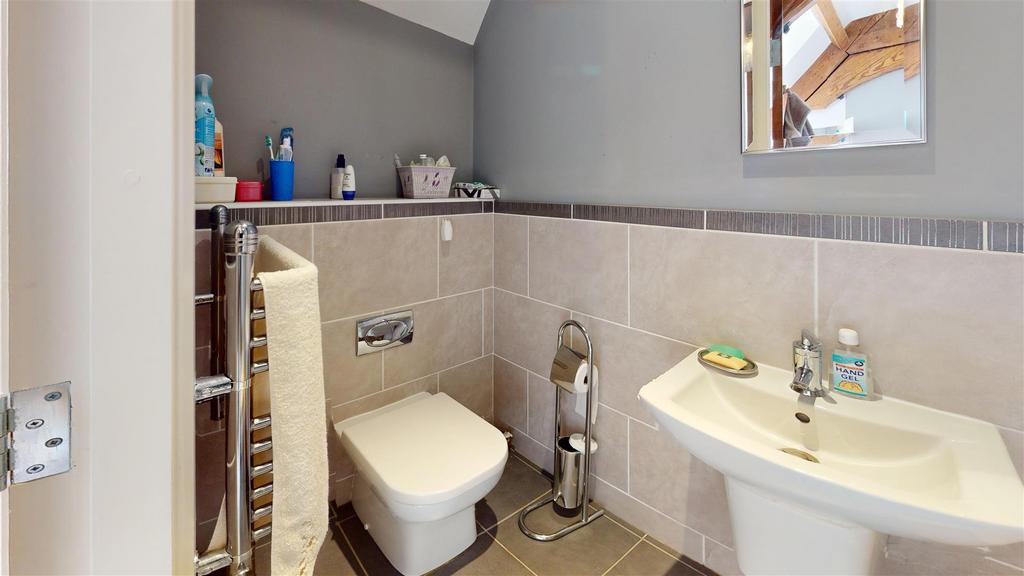 23 Regent Road Bathroom 1.jpg