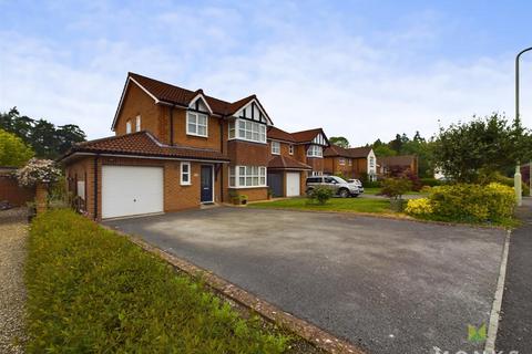 4 bedroom detached house for sale, High Fawr Avenue, Oswestry