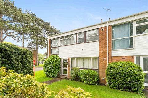 3 bedroom end of terrace house for sale, Pine Close, Solihull