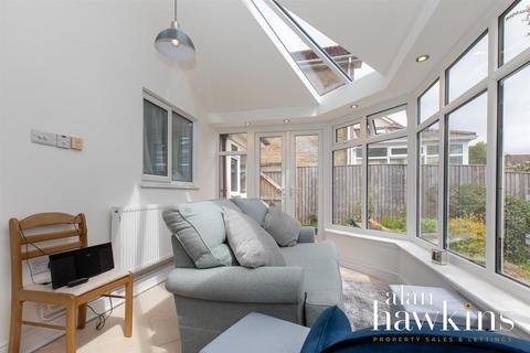 46 Middle Ground, Royal Wootton Bassett, Swindon, SN4 8LJ