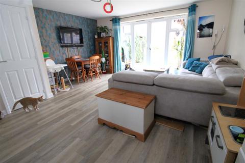 24 Cooper Drive, Wick, Littlehampton, BN17 7SH