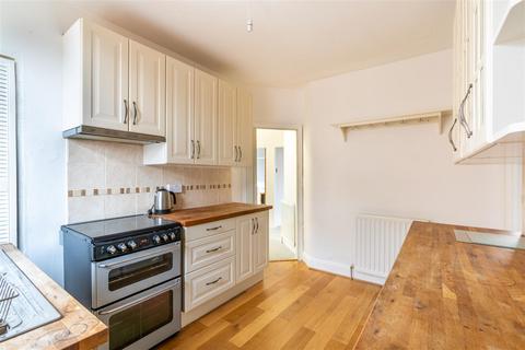 2 bedroom flat to rent, Ferndene Grove, High Heaton, NE7