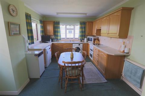 4 bedroom detached house for sale, St. Brides Road, Ewenny, Vale of Glamorgan, CF35 5RG