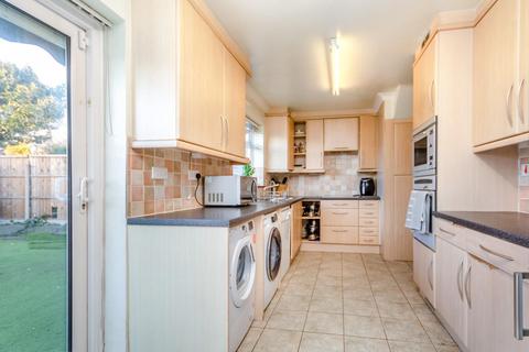 4 bedroom detached house to rent, High Street, Staines-Upon-Thames TW19