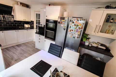 28 Beech Close, Corby, NN17 2AF