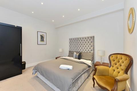 3 bedroom flat to rent, Queens Gate, London, SW7