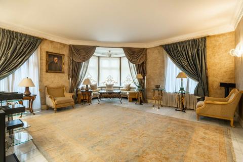 4 bedroom apartment to rent, Hyde Park Gate, South Kensington, SW7